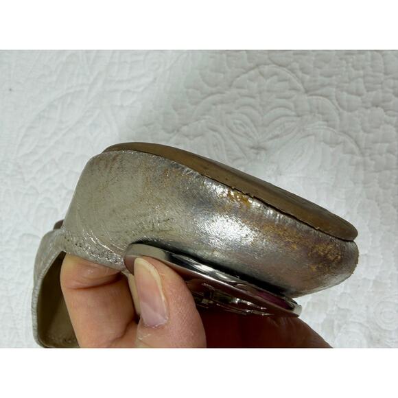 Tory Burch Women’s 7 Silver Leather Slip On Ballet Flats Logo Designer Shoes - Picture 13 of 13